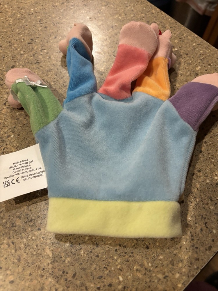 This Little Piggy Hand Puppet With Book