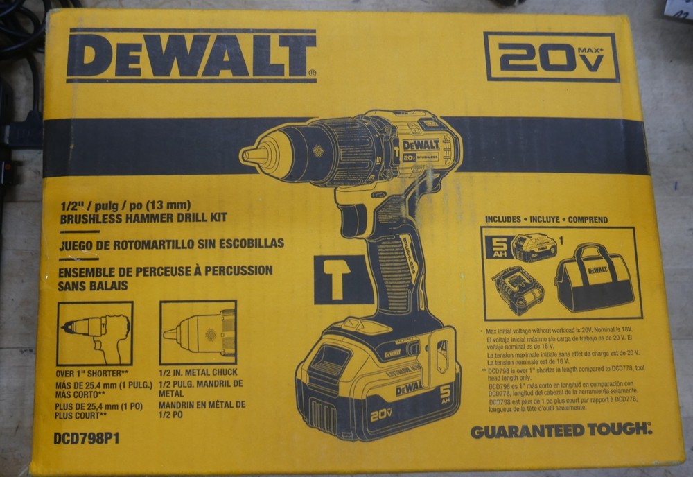 DEWALT DCD798P1 Brushless Hammer Drill Kit NEW