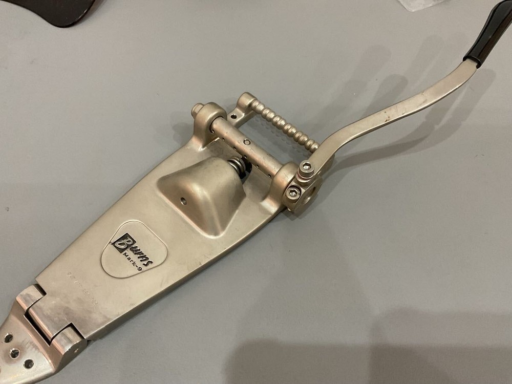 Burns Mark 9 Vibrato Tremolo Nickel