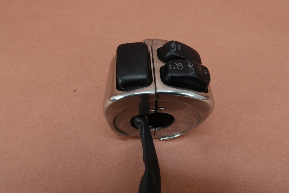 00-06 Harley Davidson Heritage Softail FLSTCI Left Handlebar Switch Turn Signal