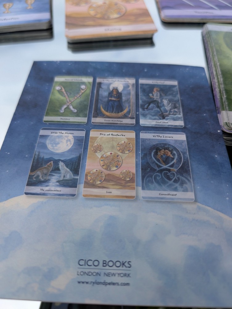 LUNAR TAROT CARDS ( 78 deck ) Art: Julia Cellini