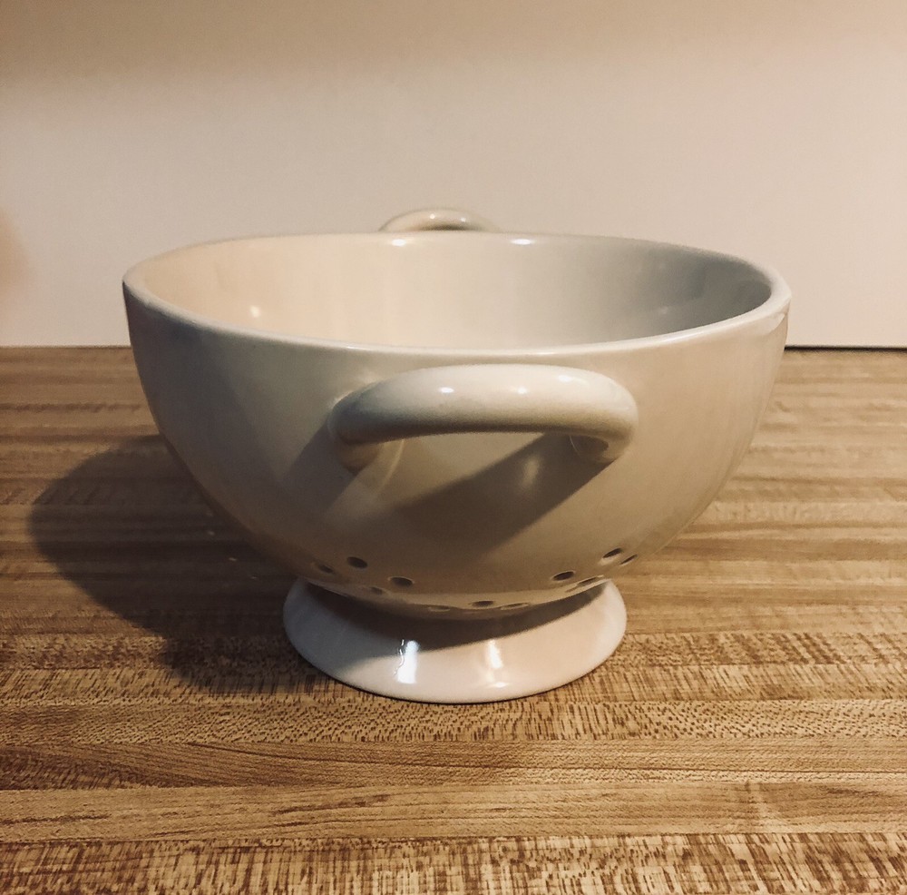 Rae Dunn White “ORGANIC”Ceramic Colander
