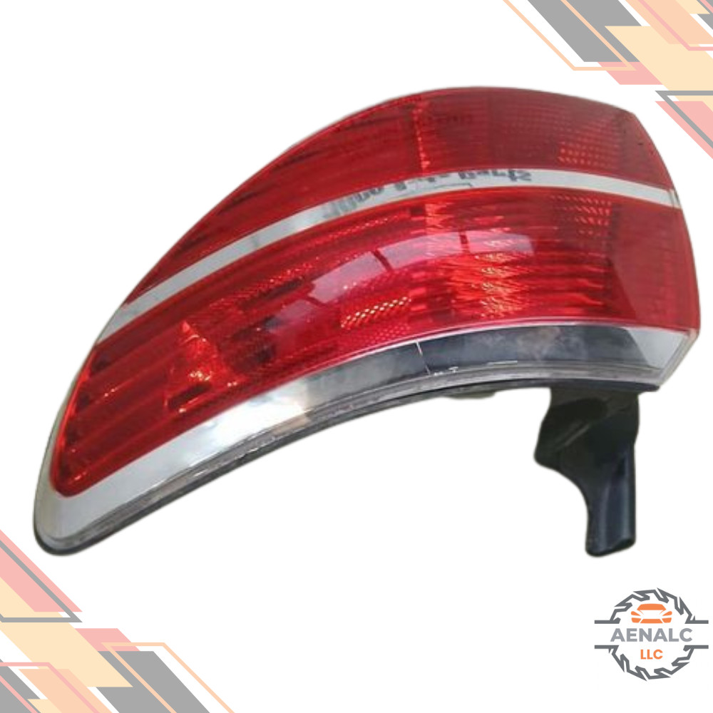 2007-2010 Saturn Outlook Right Passenger Tail Light Assembly Quarter Panel Mntd