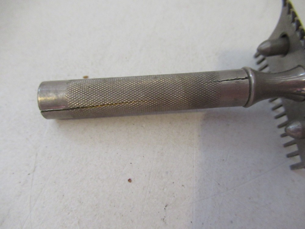Vintage Cosmo safety razor