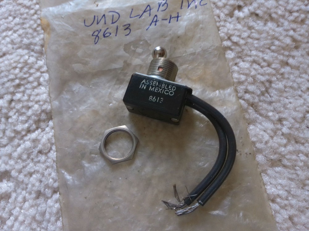 Uni Lab Switch 8613 A-H
