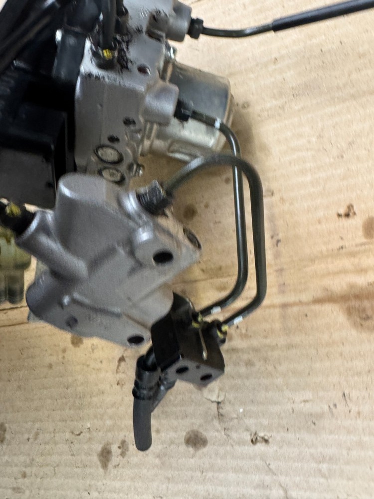HONDA CBR600F 600F 2011 2012 2013 ABS PUMP MODULATOR ECU