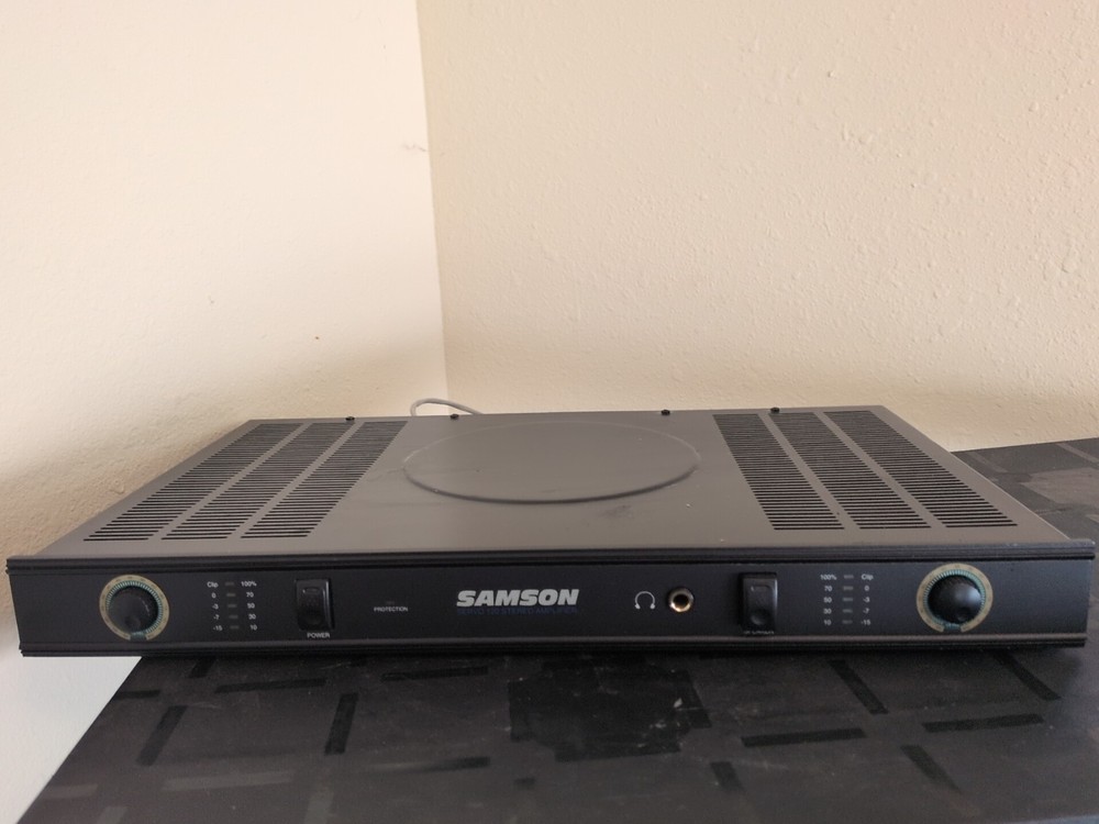 SAMSON TECH Servo 120 Stereo Amplifier