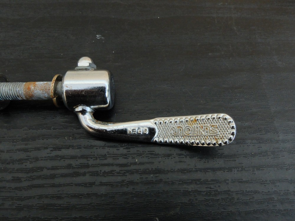 Suntour quick release seatpost binder