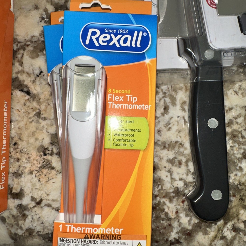 Rexall 8 Second Flex Tip Digital Thermometer Waterproof White with Case & Covers