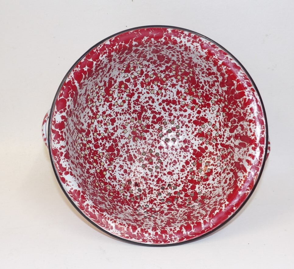Red White Spatter Graniteware Colander Handled Strainer - Vintage Kitchen Tool