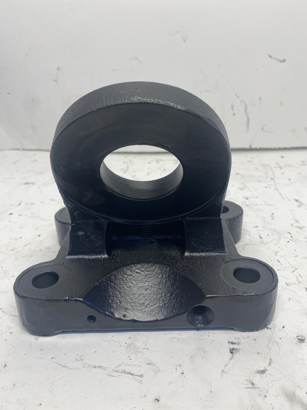 2013 International Maxxforce 13 Engine Mount 3824527C1 (548-12860)