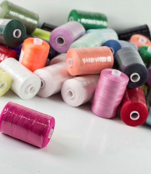 120s SPUN POLYESTER THREAD, MIXED PACK, VARIOUS COLS AND QUANTITIES
