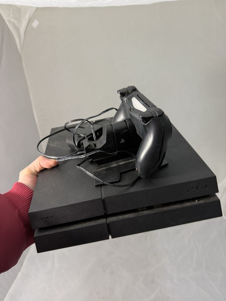 PS4 With Controller And Charging Stand (NO POWER CORD)