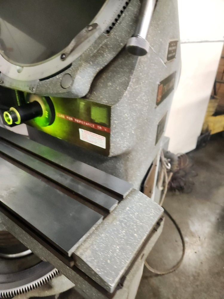 JONES AND LAMSON OPTICAL COMPARATOR MODEL PC-14A