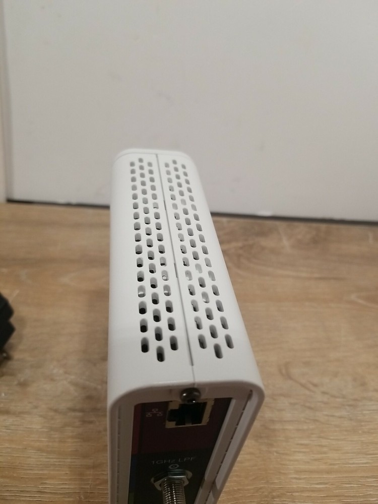 (Read description) Motorola SURFboard (SB6141) 300 Mbps Modem