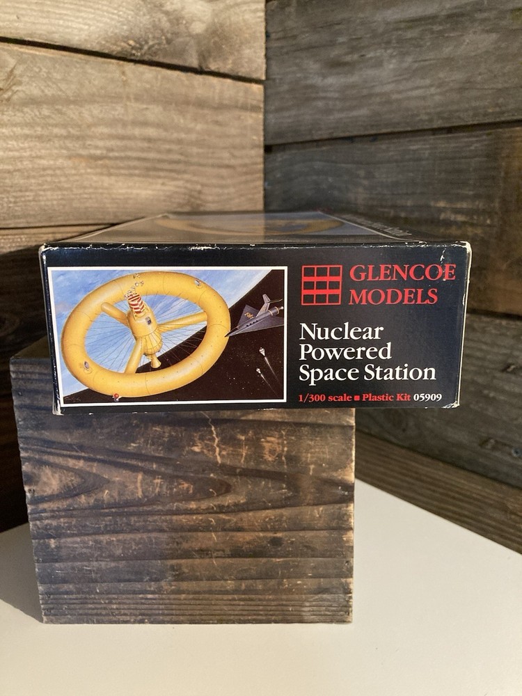 Glencoe 1/300 Scale Nuclear Powered Space Station Open Box