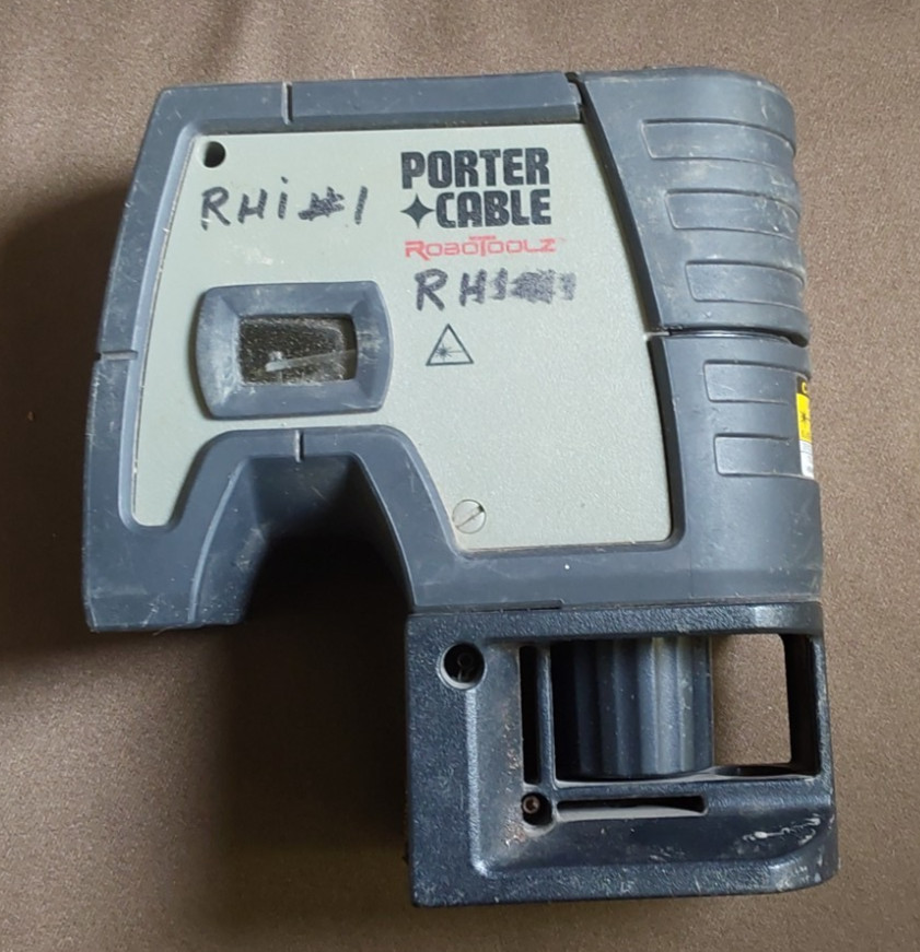 PORTER CABLE Robotoolz RT 7610-5 Laser Level w/Case-Case Clasps Broken
