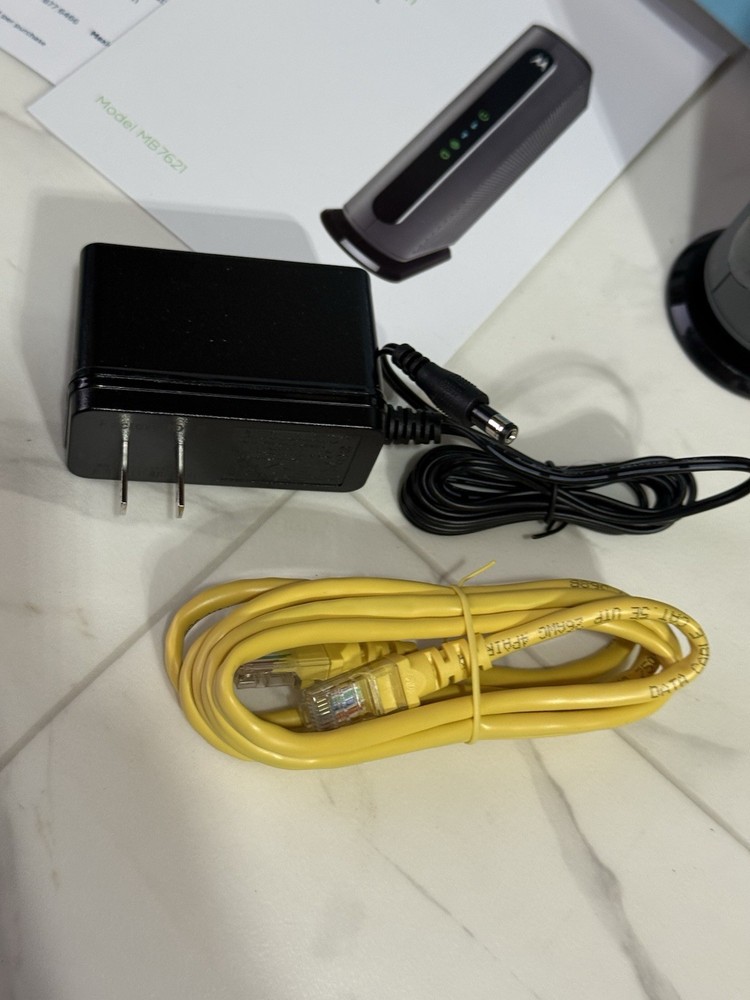 Motorola Modem Cable MB7621 New - Open Box