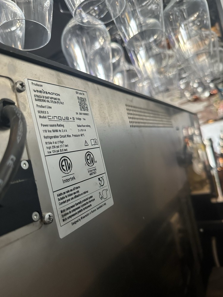 Wine Emotions QUATRO +4 - 8 bottle Wine Dispensing & Preservation System