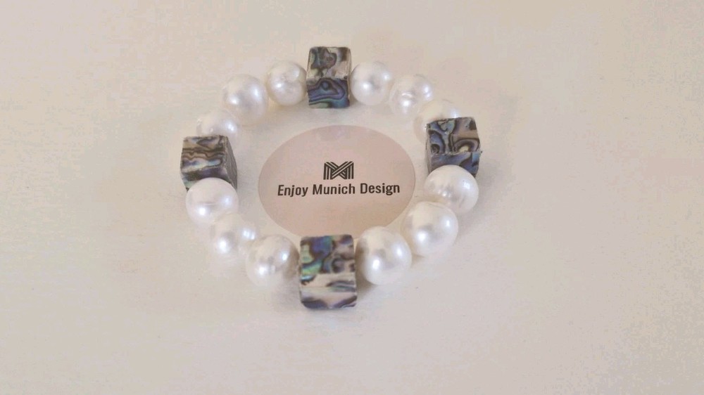 Beaded Bracelet with Abalone Cube