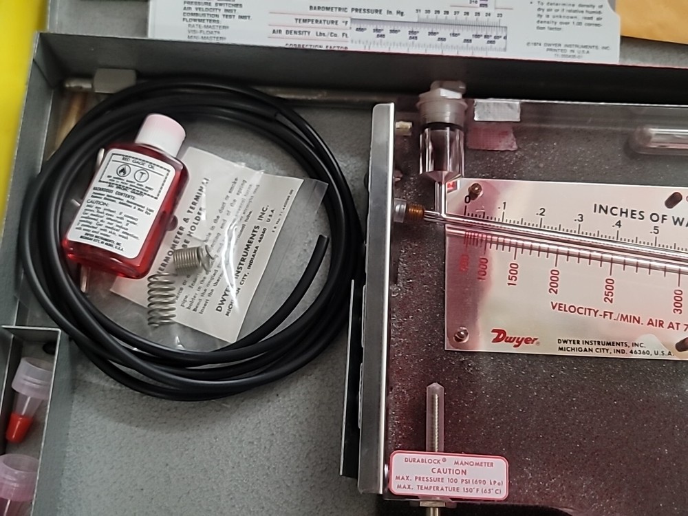 DWYER CONTROLS AIR VELOCITY METER MANOMETER
