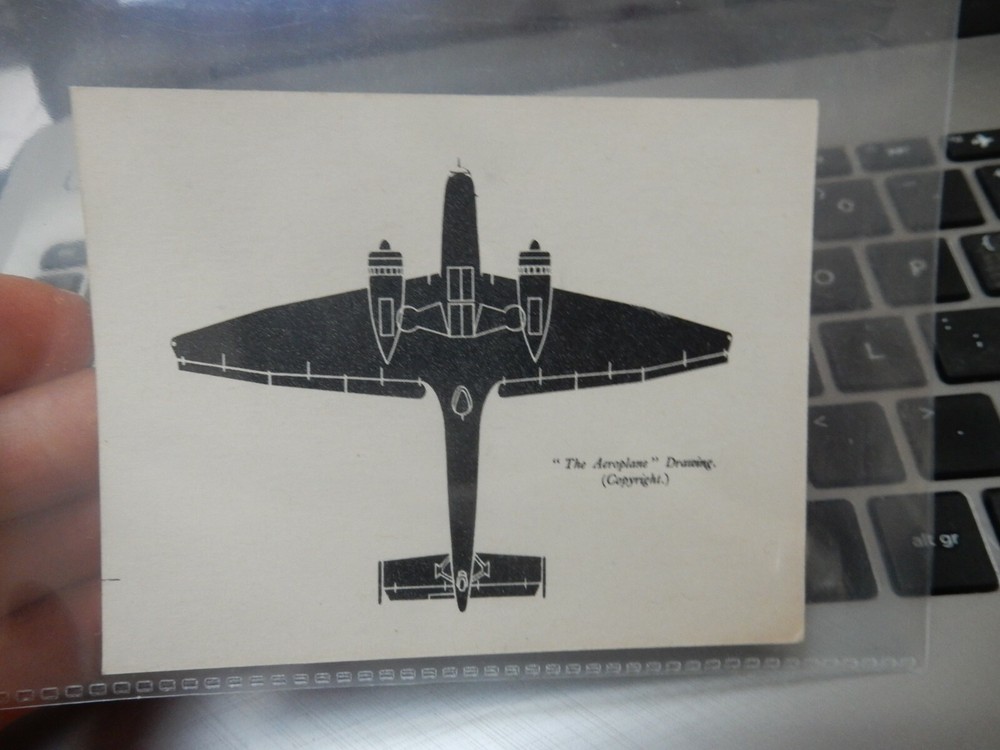 WW2 ERA SMALL RECOGNITION CARD   TYPE  ?    9 X 8 CM  BBB