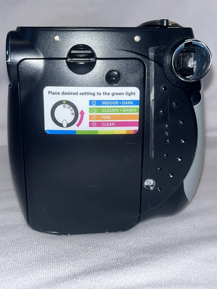Polaroid 300 Camera in Black Instax GUC