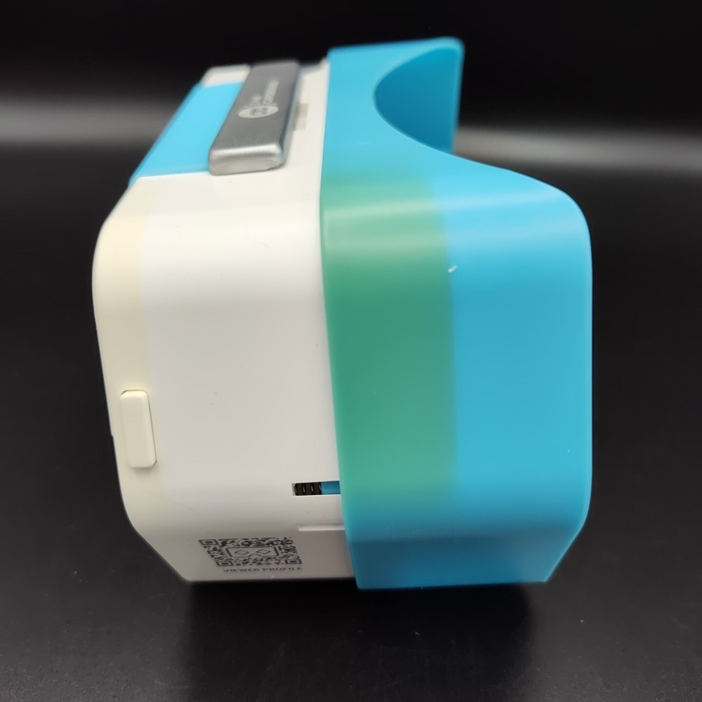 Google I AM Cardboard Virtual Reality Blue and White Plastic Kit Android iPhone