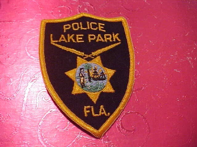 LAKE PARK FLORIDA POLICE PATCH SHOULDER SIZE UNUSED NOT A BADGE