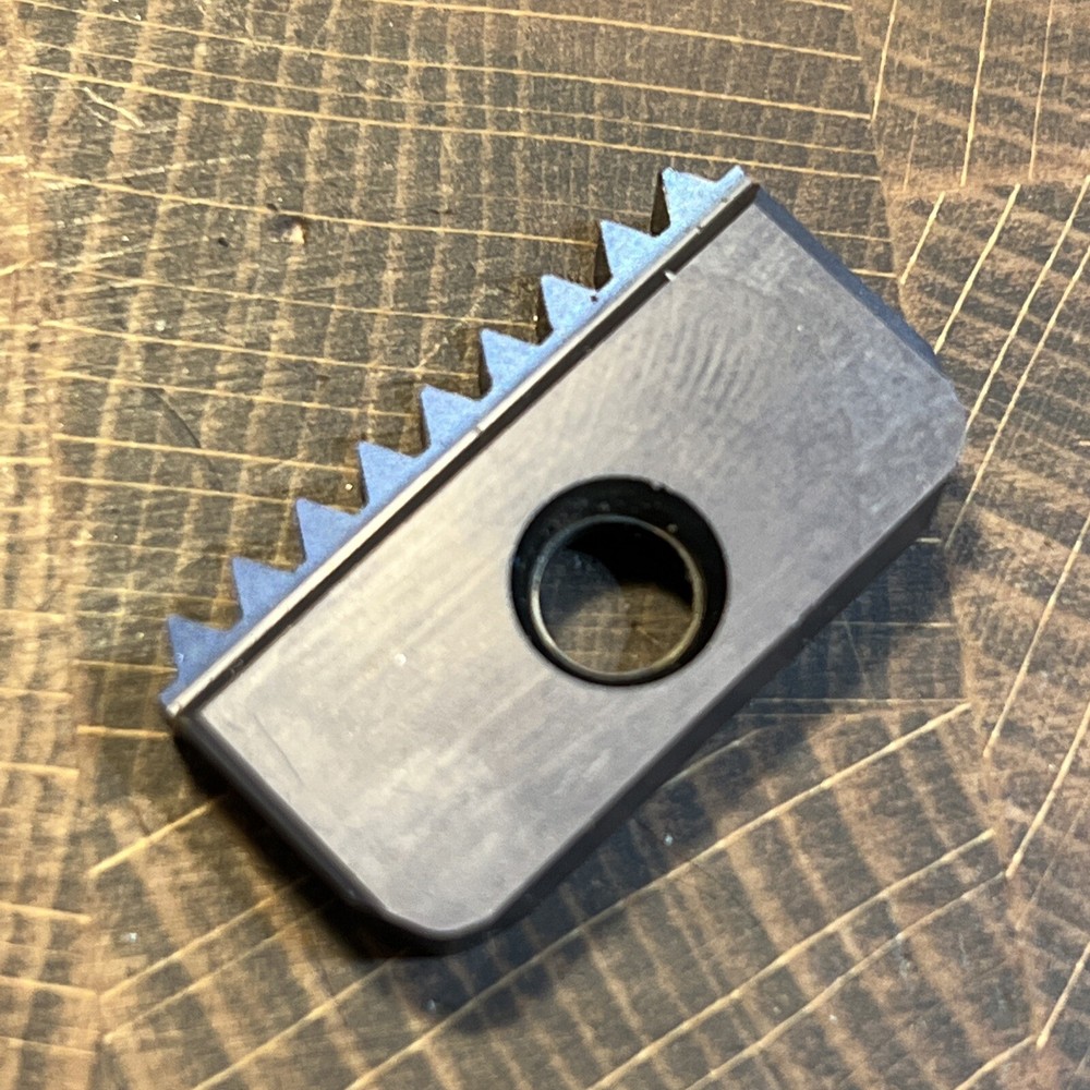 ONE CARMEX 30 | 8 UN MT7 THREAD MILL INSERT