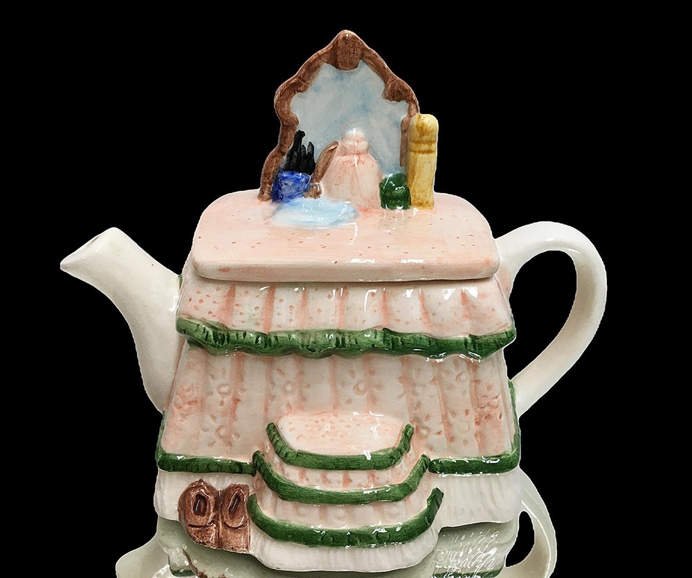 Miniature Ruffled Vanity Teapot With Lid Ceramic 6oz Vintage