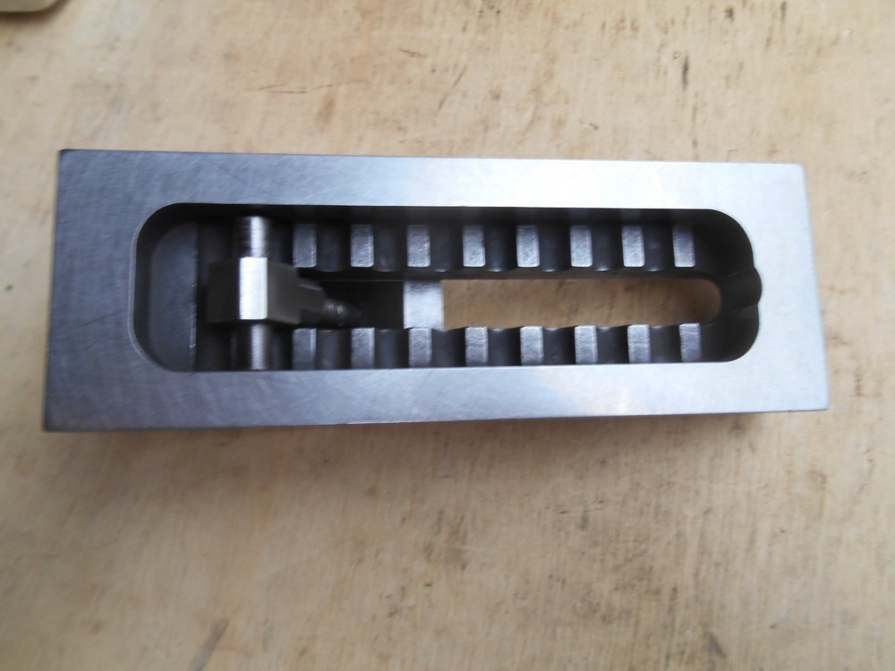 MACHINISTS GRINDING VISE , 2-1/4"W JAWS