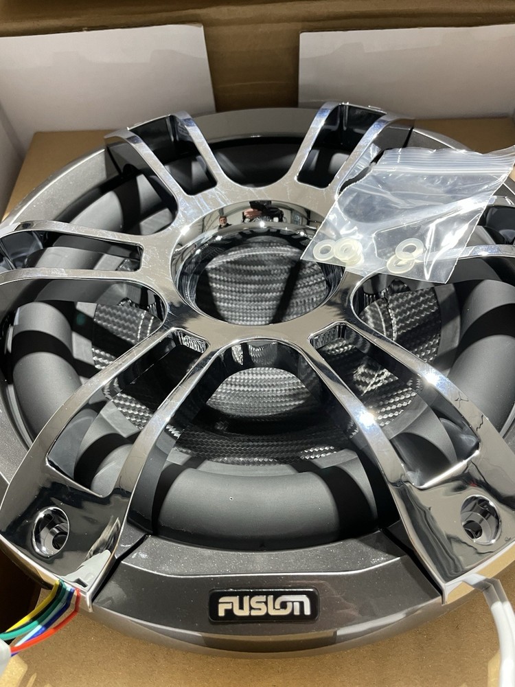 Fusion Sport Subwoofer 10" LED
