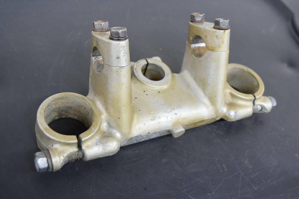 SUZUKI 1982 1983 PE175 PE 175 FORK STEERING UPPER TRIPLE TREE CLAMP STEM BRACKET