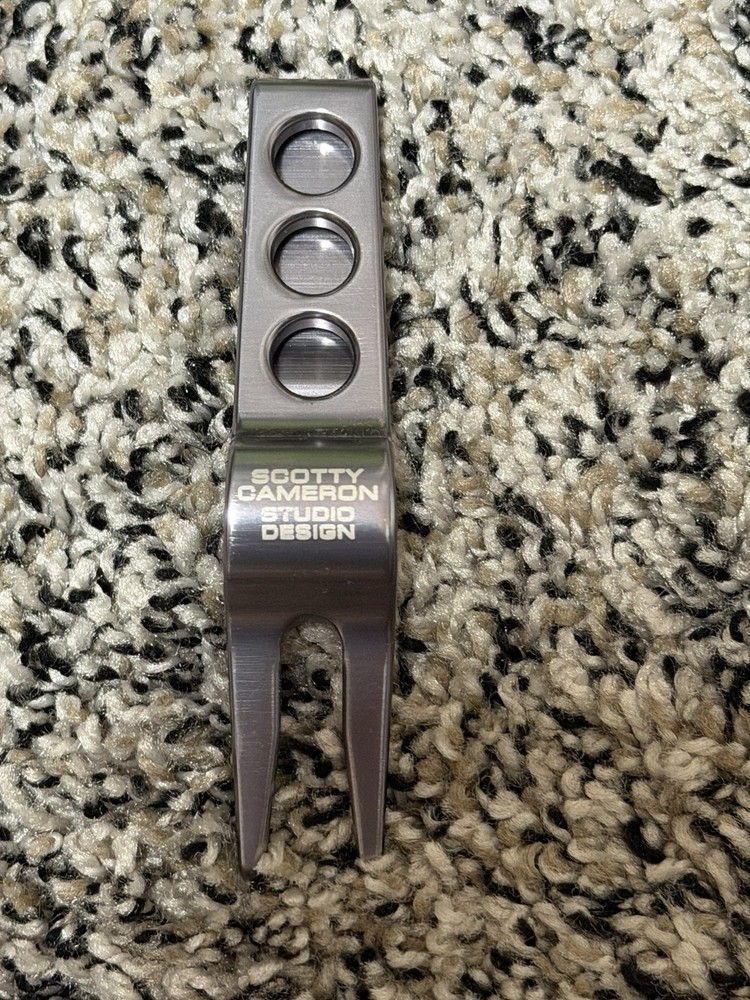 RARE Scotty Cameron SILVER Divot Tool with Light Scotty Blue