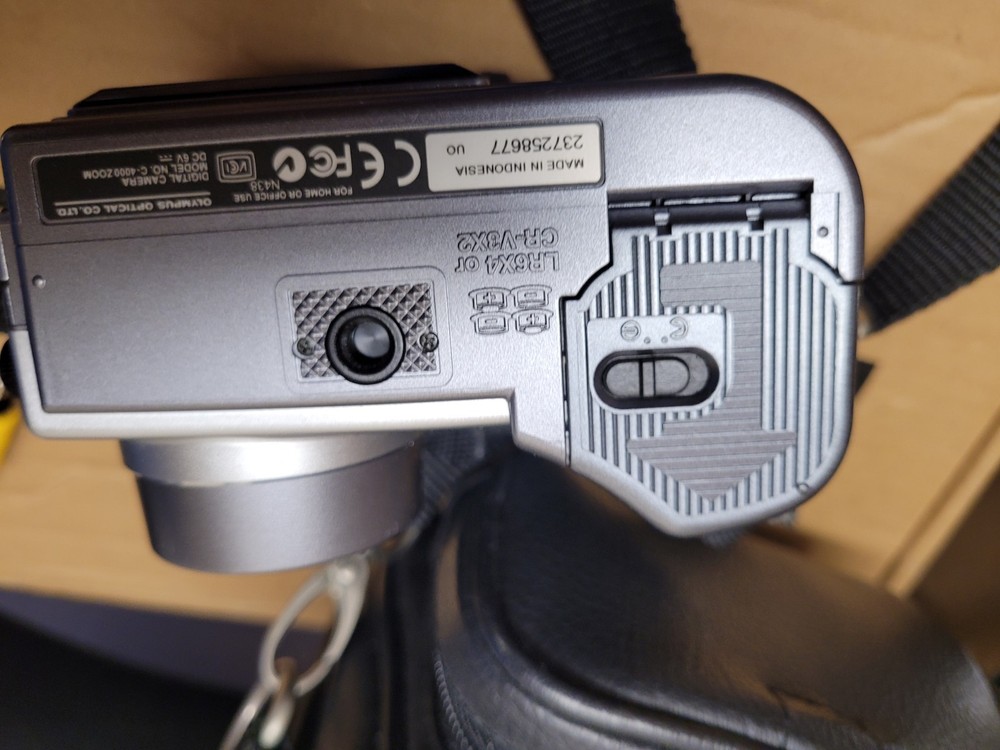 Olympus C-4000 Digital Camera