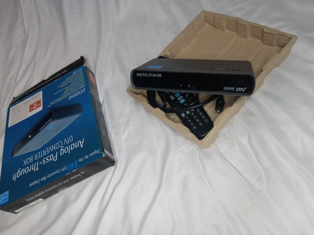 Analog DTV Converter Box DXT9950