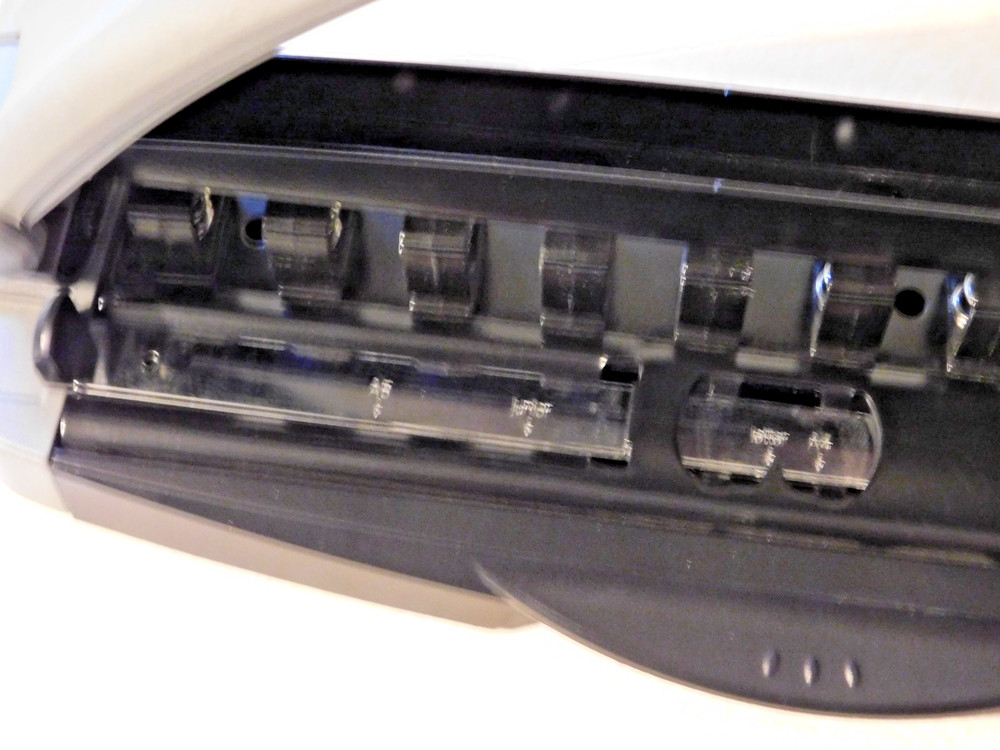 Staples ARC 11-Hole Desktop Paper Punch for DiscBound Notebook System, Used