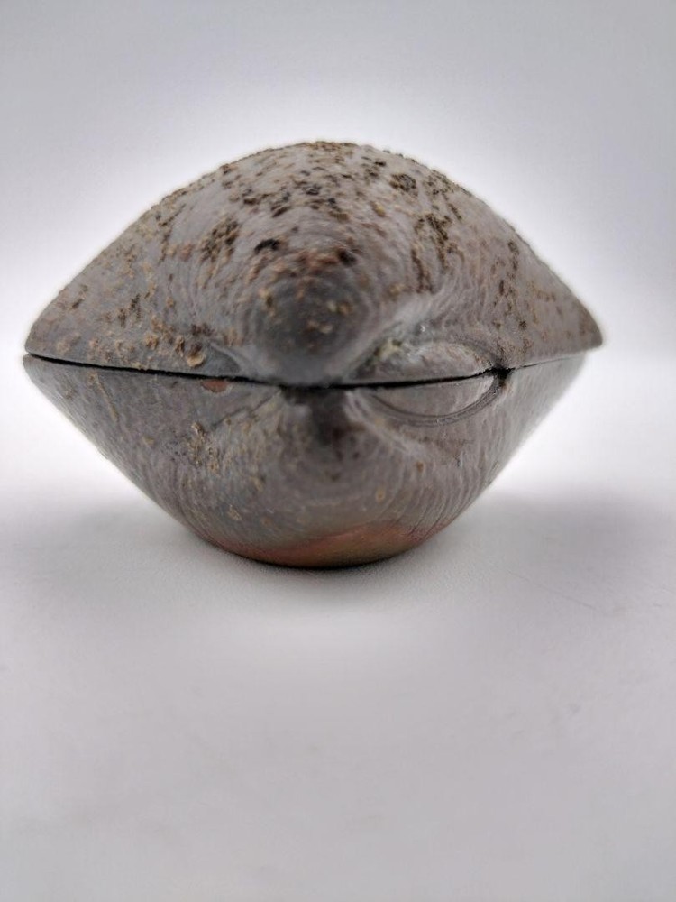 Vintage Japanese Kogo Shell Incense Container Clam Shell Bizen Ware Kimura Toho