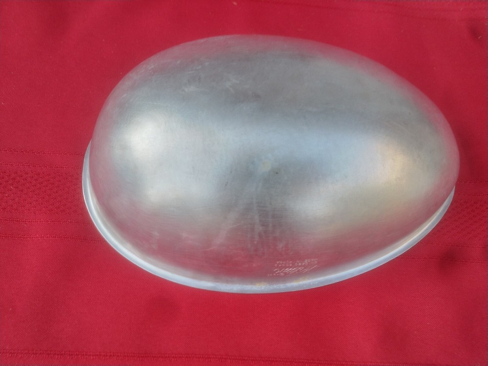 Wilton Christmas Tree Cake Pan + Valentine & Easter Egg  