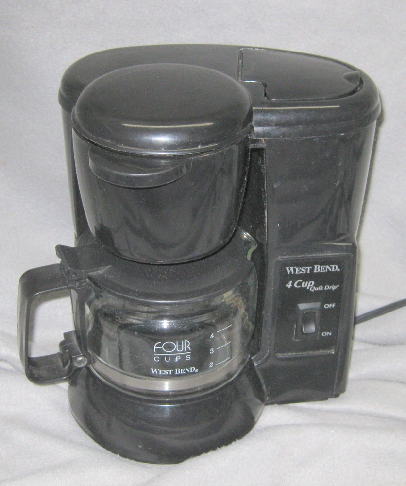 West Bend Portable Compact 4-Cup Quik Drip Coffee Maker CLEAN & WORKING
