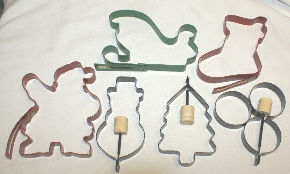 Pancake Egg Molds Christmas Cookie Cutters w/ Handle Sled Santa Stocking Tree