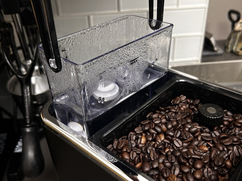 Tchibo ESPERTO Caffè 1.1 Fully Automatic Coffee Maker Bean to Brew