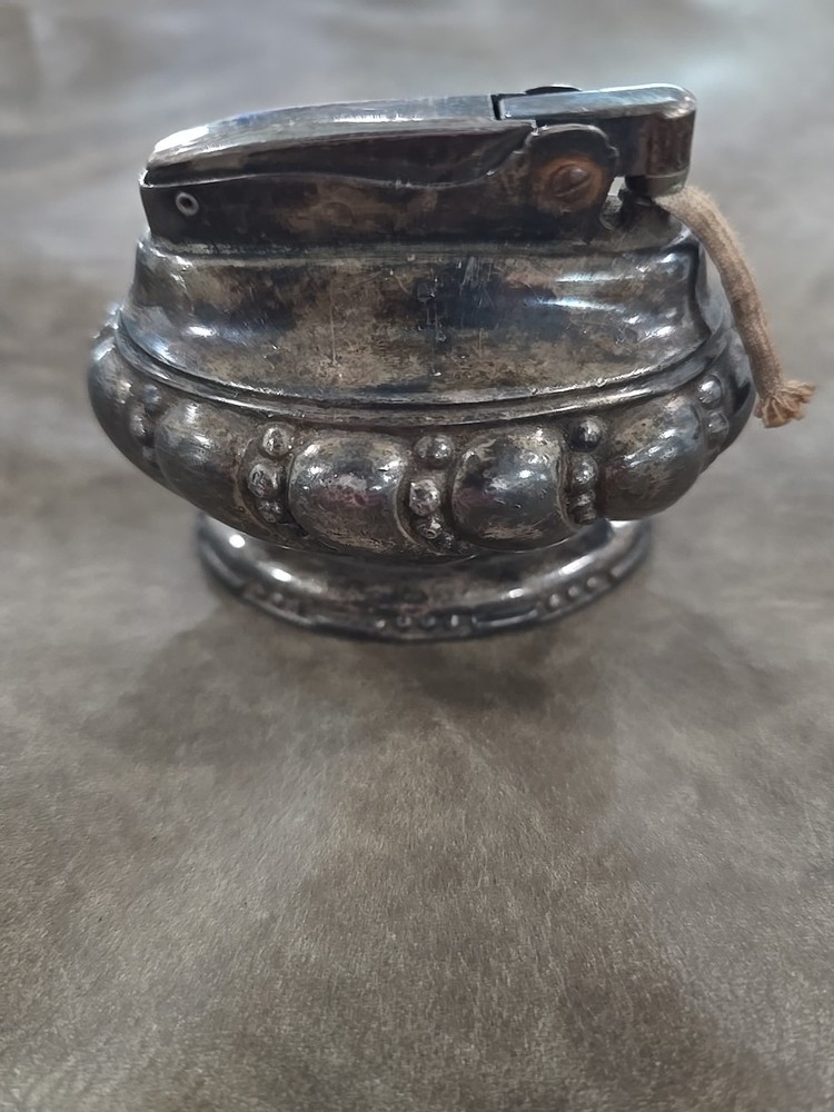 Vintage 1950's Ronson "Crown" Silver Plated Table Lighter