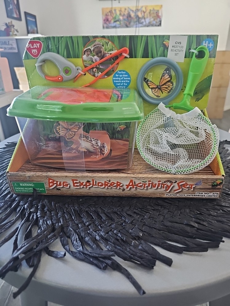 Brand New 5 Piece Bug Explorer Activity Set