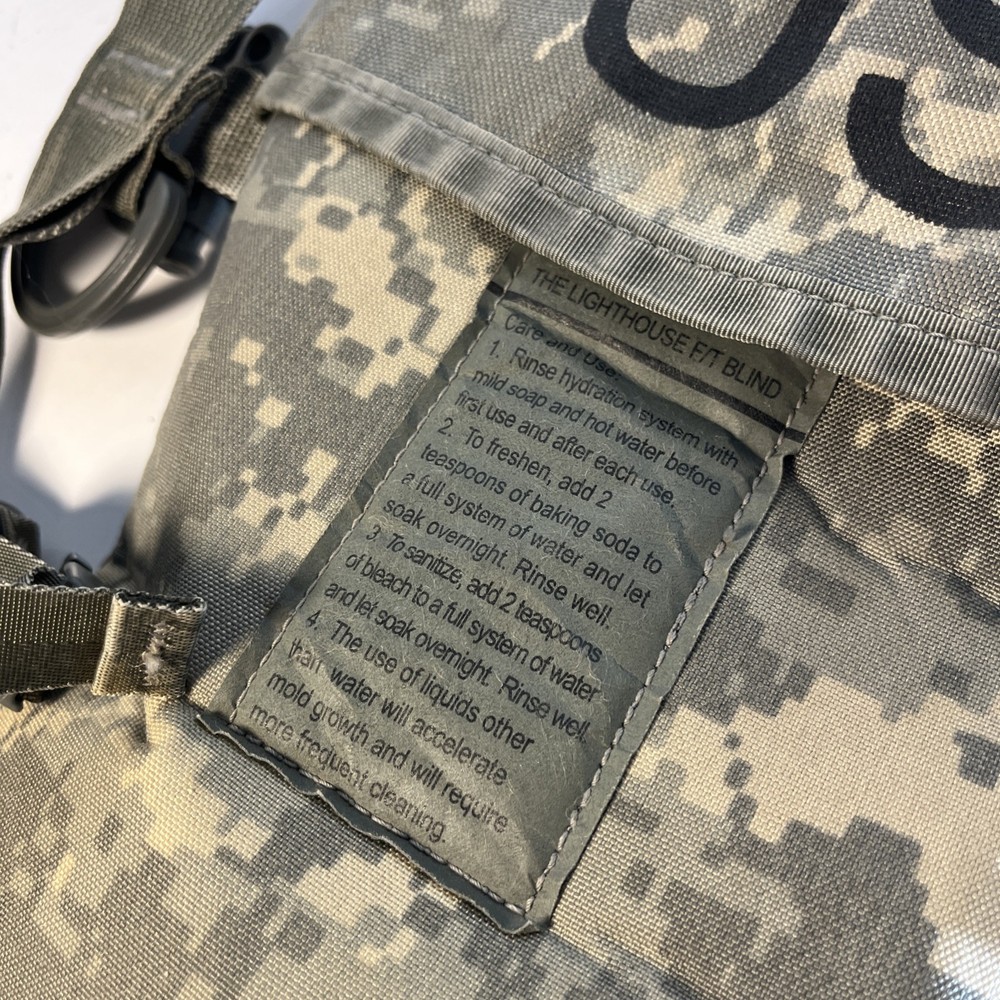 Molle II Hydration System Carrier WITH 100oz/3L Bladder ACU