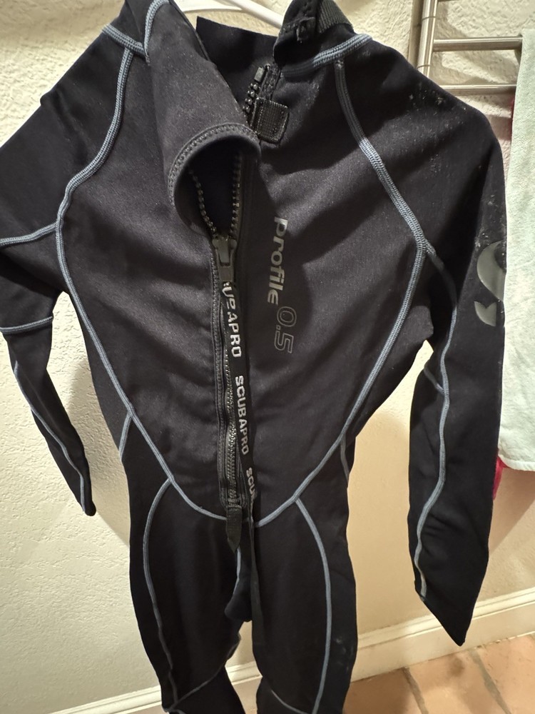 Scubapro Oneflex wetsuit, size S- Good Condition