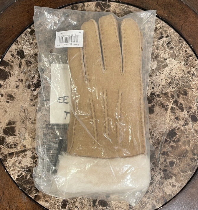 ugg classic tasman genuine shearling gloves NWT- Size M