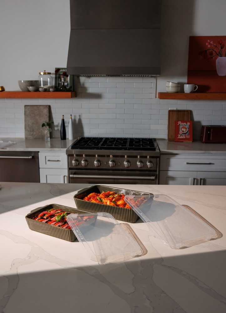 4-Piece Stoneware Bakeware Set Includes Lids 9"x13" 7"x10" Bakers W/ Lids