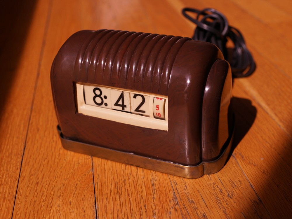 Federal Bakelite Art Deco Flip Clock